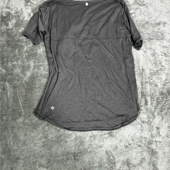 Lululemon Run Away Short Sleeve T Shirt Women’s Size 8 Gray - Picture 2 of 8